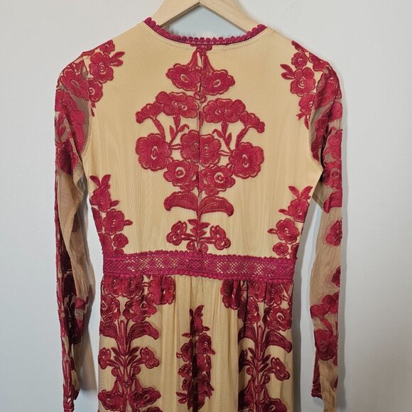 Chicwish Size XS V-neck floral embroidered mesh maxi dress wine red - Picture 12 of 15